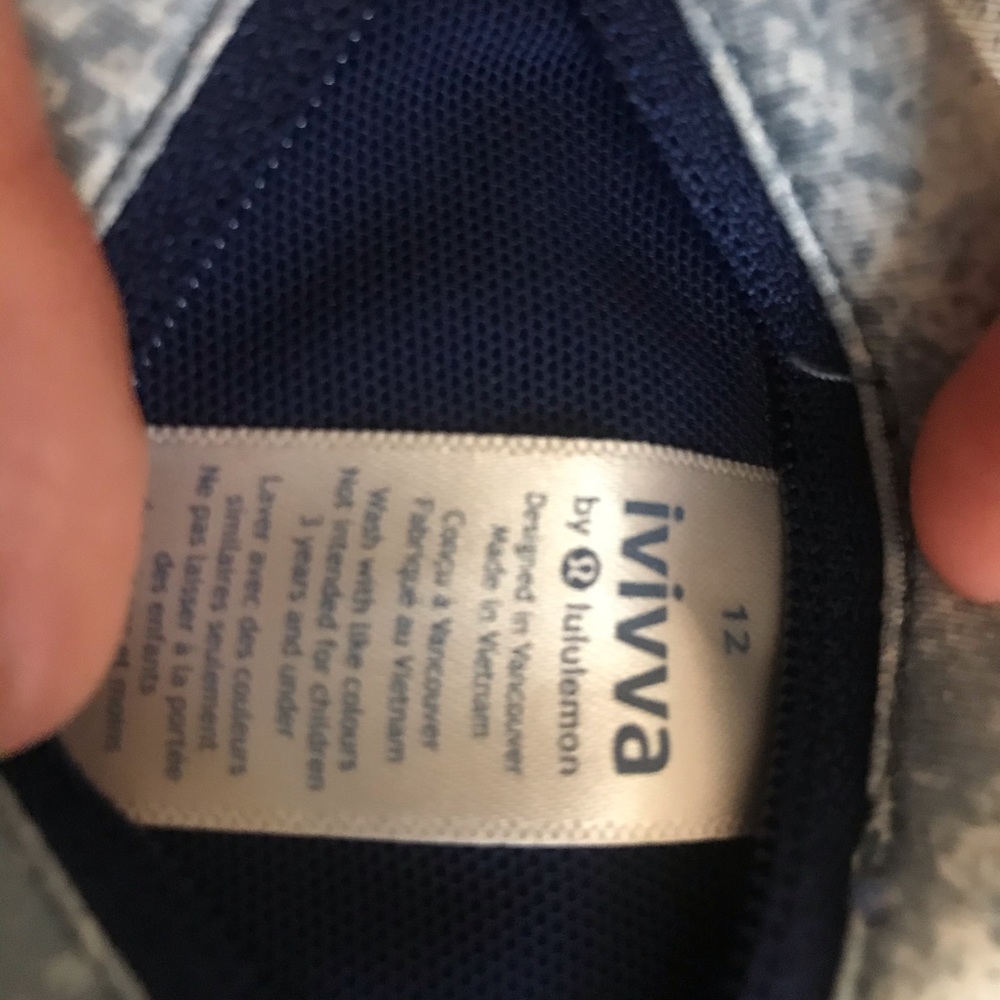 Blue ivivva leggings ( by lululemon)